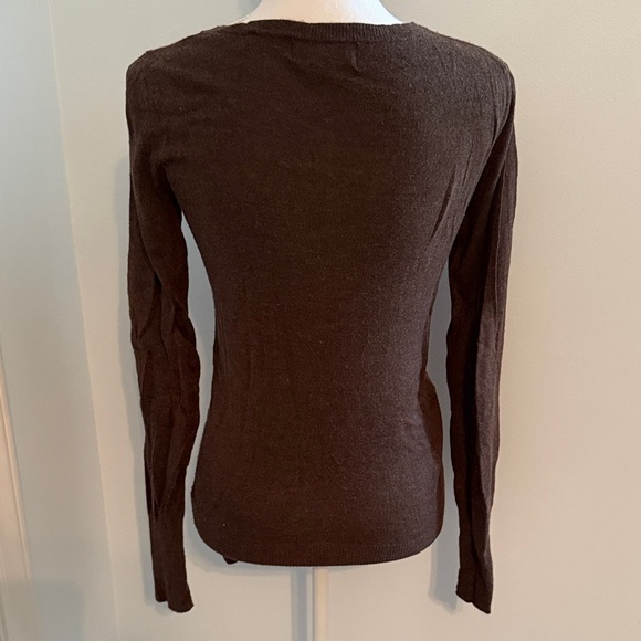 Mossimo lightweight Fitted Brown V-Neck Women's sweater - Picture 2 of 5